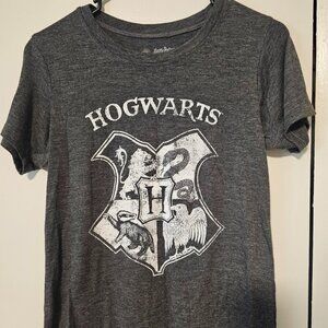 GUC -Girls/Juniors "Harry Potter Hogwarts" Comfy Tee Size Small